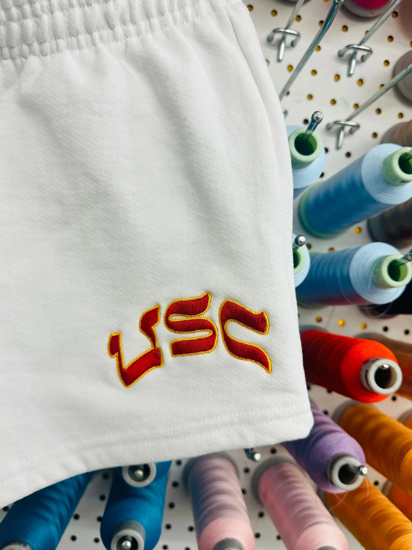 USC SHORTS (WHITE) - Hamsa Club
