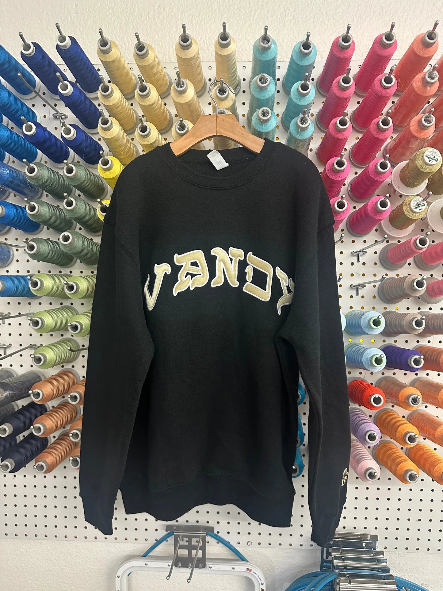 VANDERBILT CREWNECK - Hamsa Club