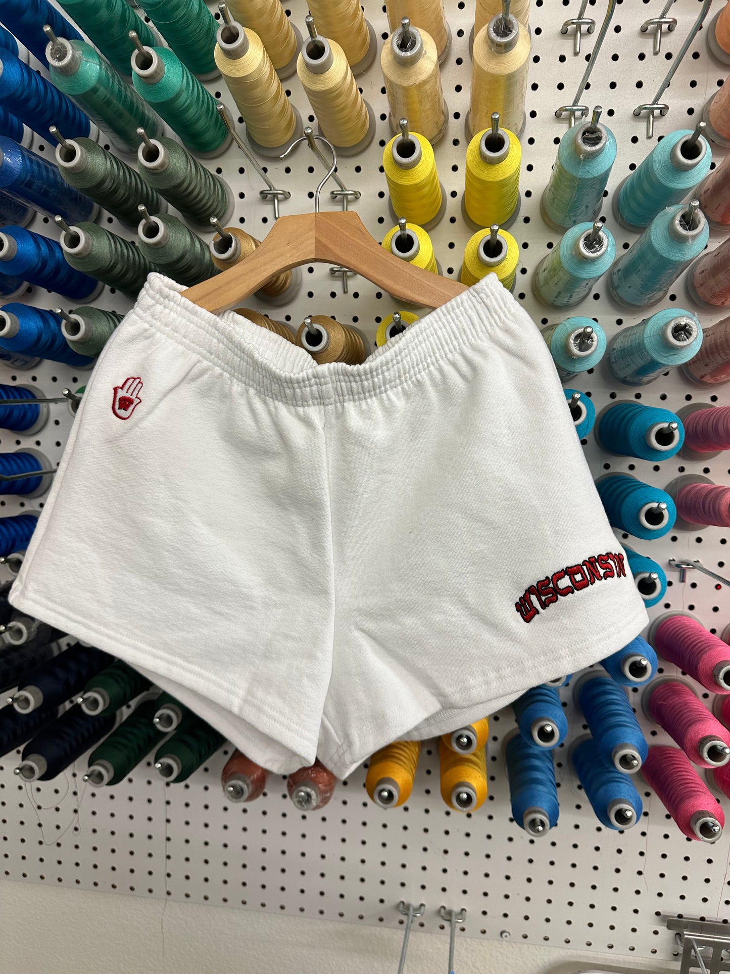 WISCONSIN WHITE SHORTS - Hamsa Club