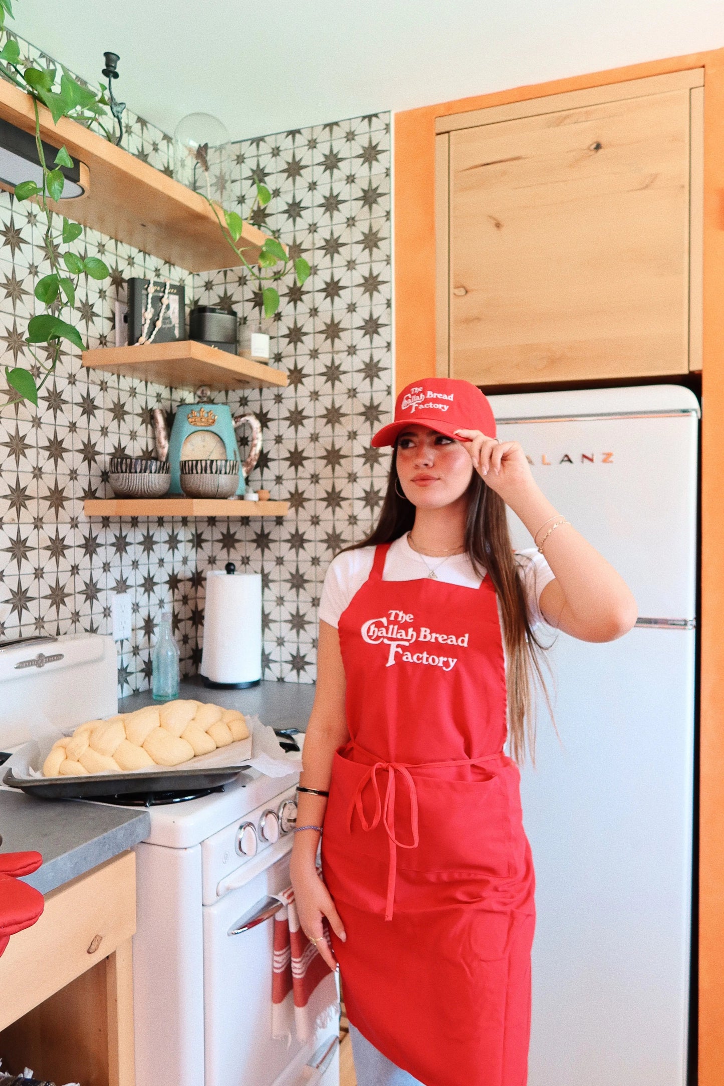 THE CHALLAH BREAD FACTORY APRON - Hamsa Club
