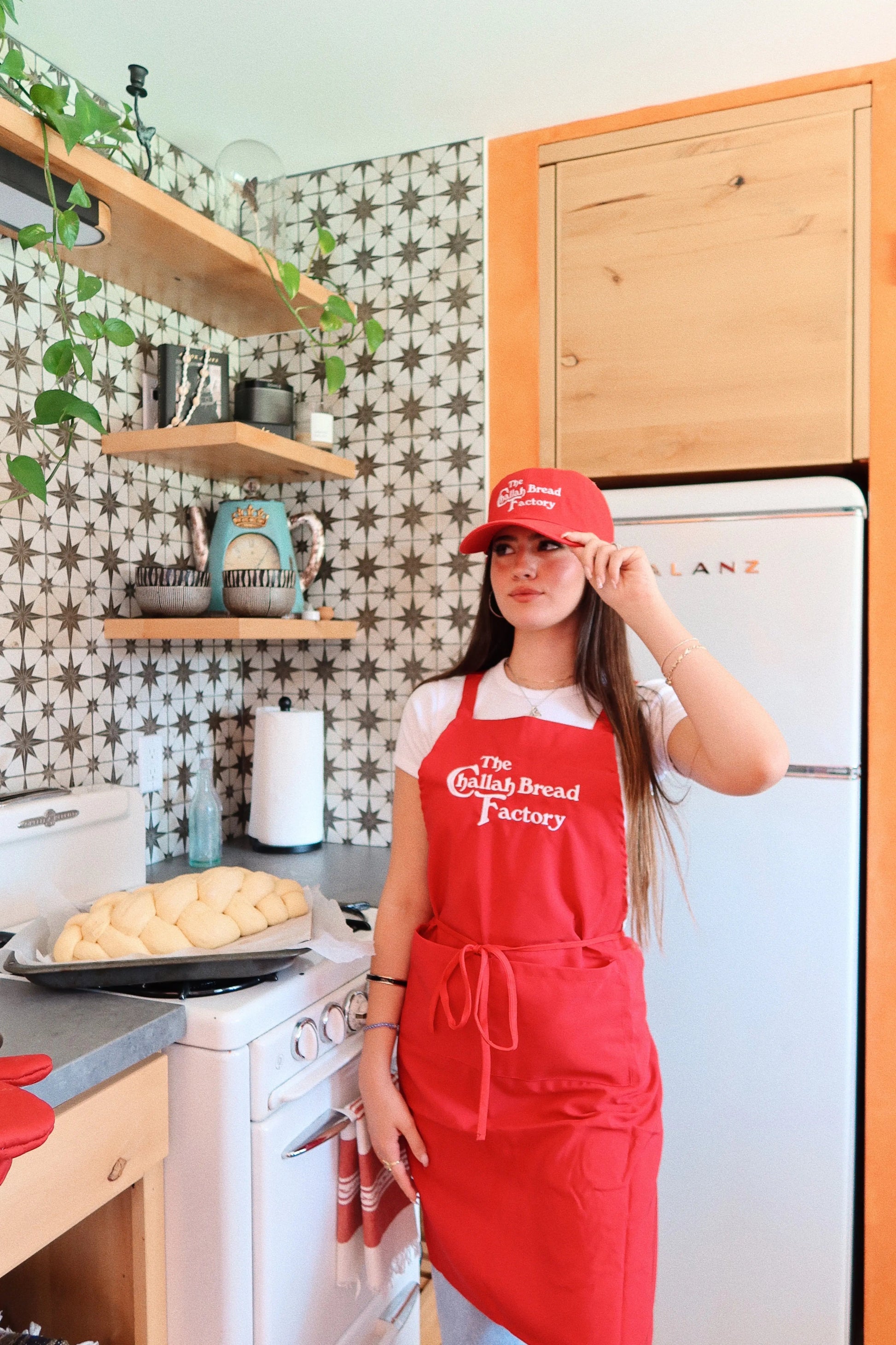 THE CHALLAH BREAD FACTORY APRON - Hamsa Club