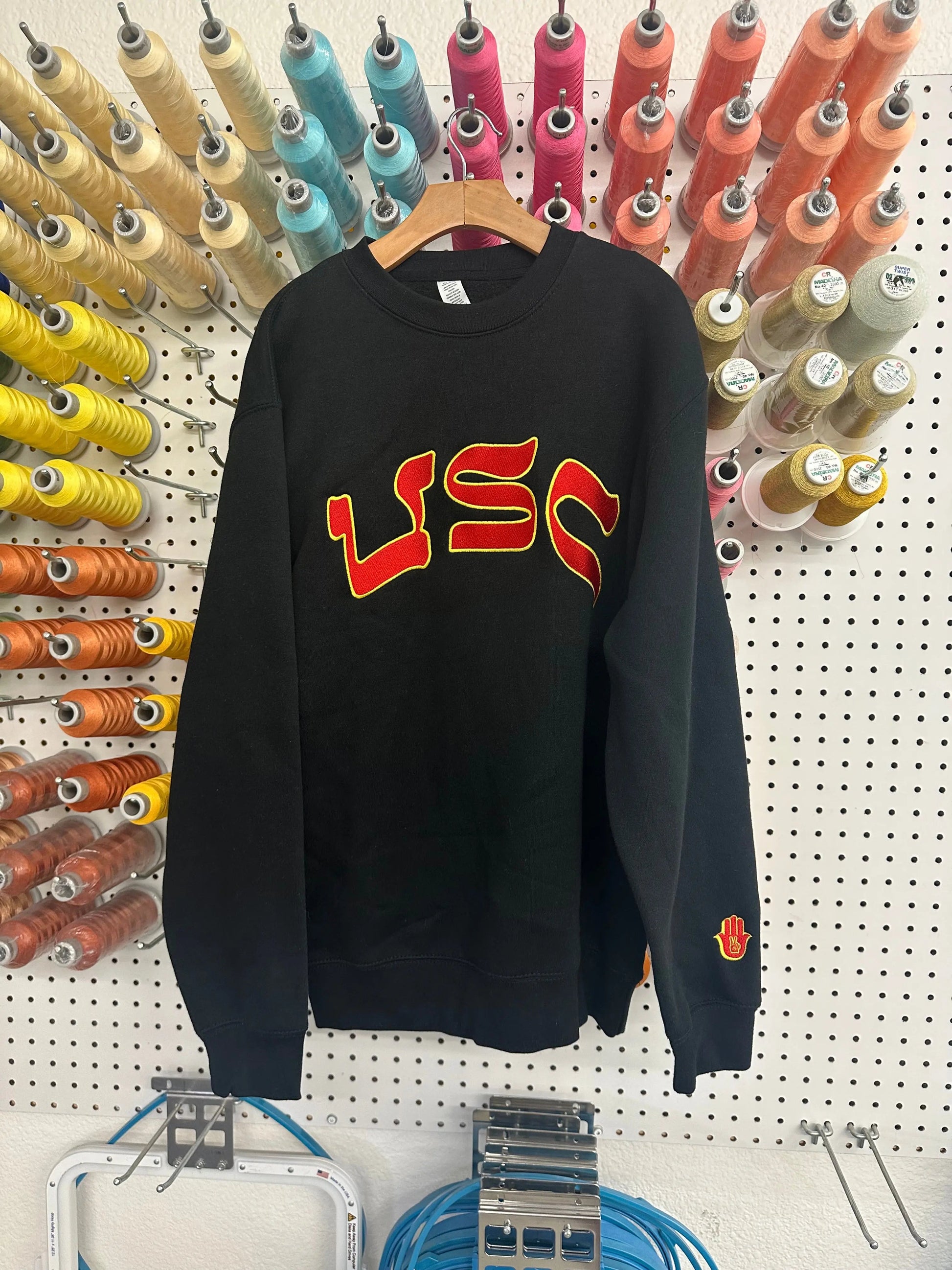 USC CREWNECK (BLACK) - Hamsa Club